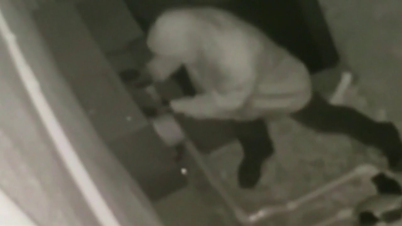 Burglars break into South Miami home, steal jewelry - YouTube