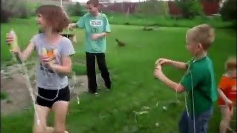 KIDCAOS CrAzY SILLY STRING FIGHT!!