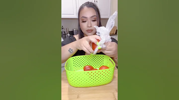 Tired of soggy salads? 🥗 These drainable food storage containers are a game-changer!