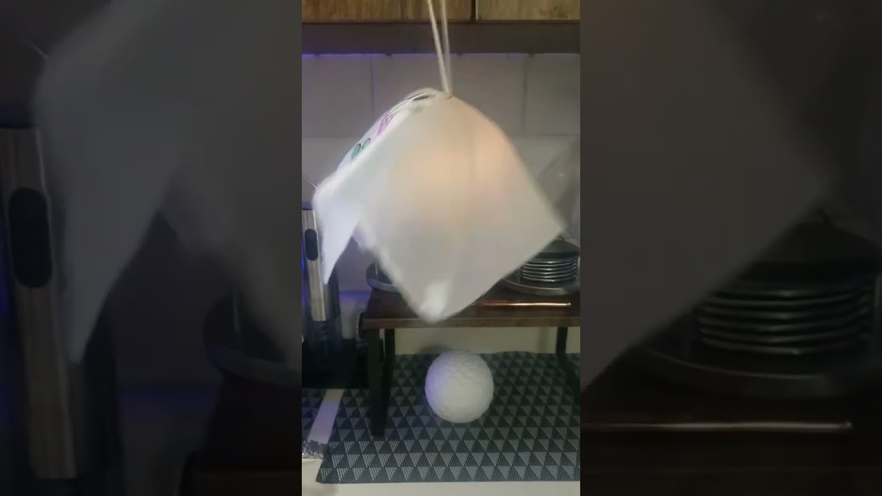 Shaking strobie ghost