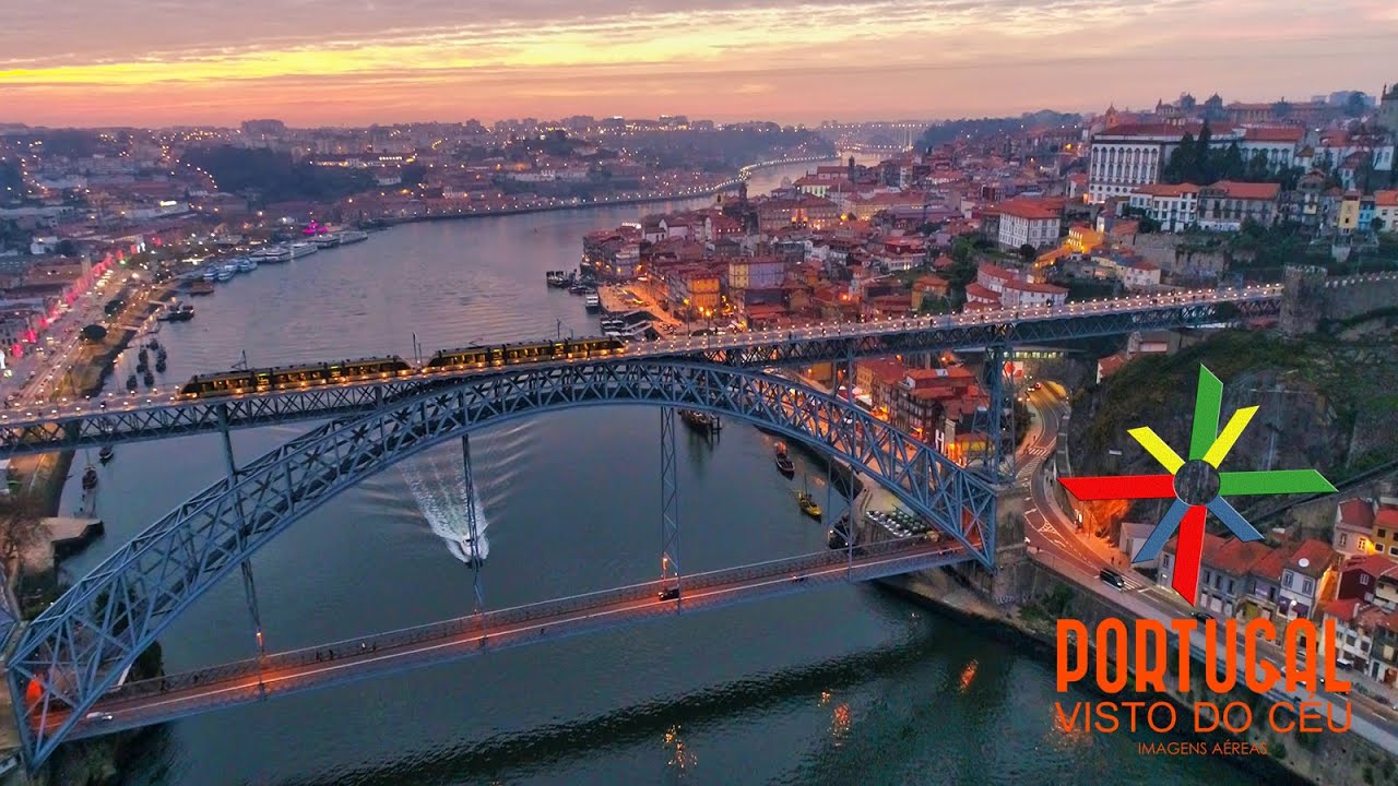 Ribeira do Porto e Gaia ao anoitecer 🌉Oporto and Gaia Ribeira aerial view at dusk - 4K Ultra HD