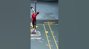 Aint no way he snatch blocked this 🤦‍♂️😅