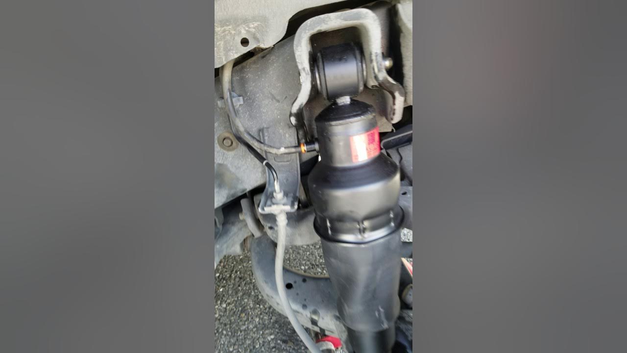 Como cambiar suspensión 2005 Nissan Armada - YouTube