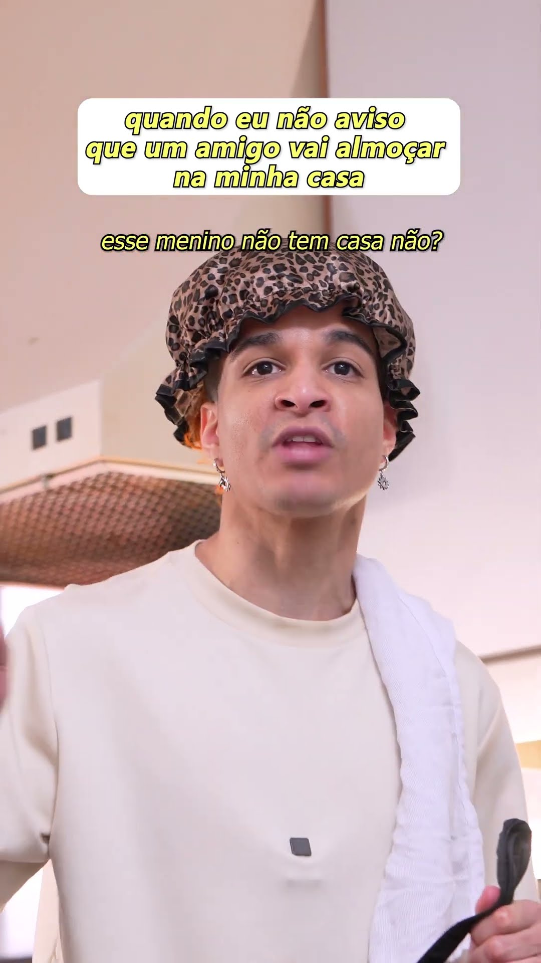 QUANDO MEU AMIGO VAI ALMOÇAR NA MINHA CASA