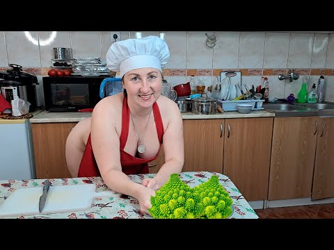 Original recipe. I'm cooking vegetables. Nudist  kitchen.  Cooking show. Mila naturist.