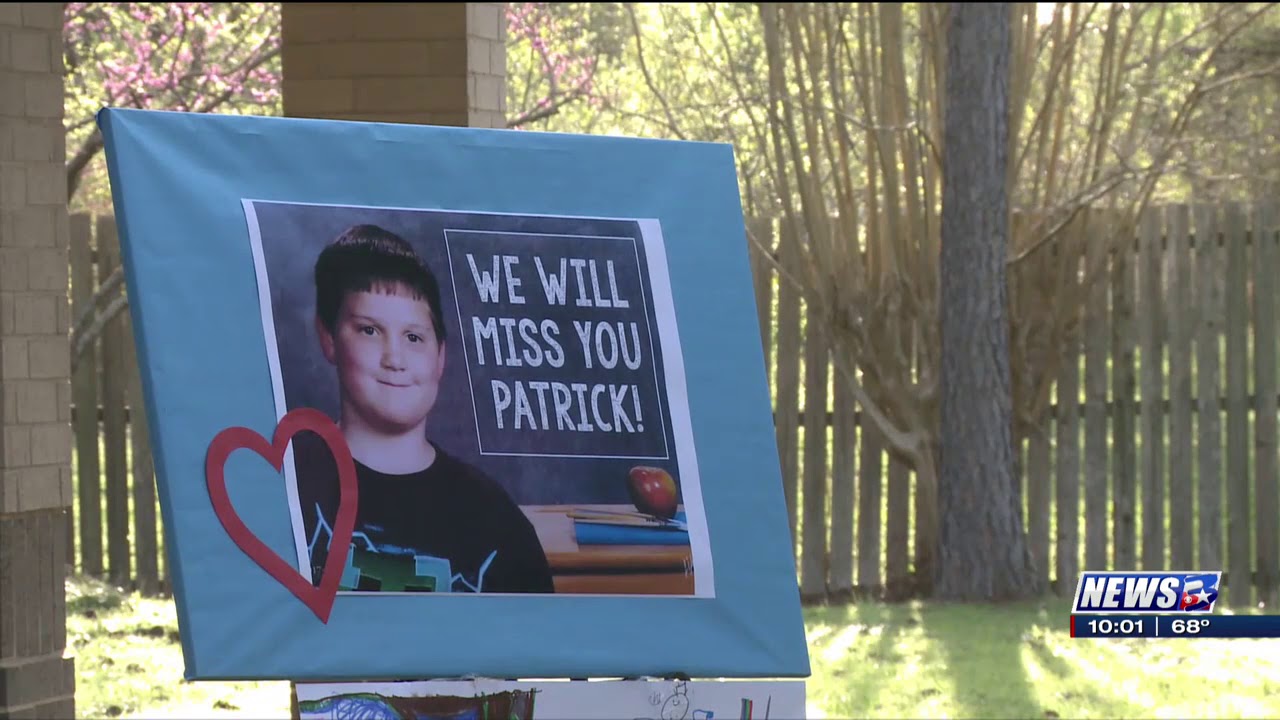 Candlelight vigil held for boy killed in Robertson County crash - YouTube