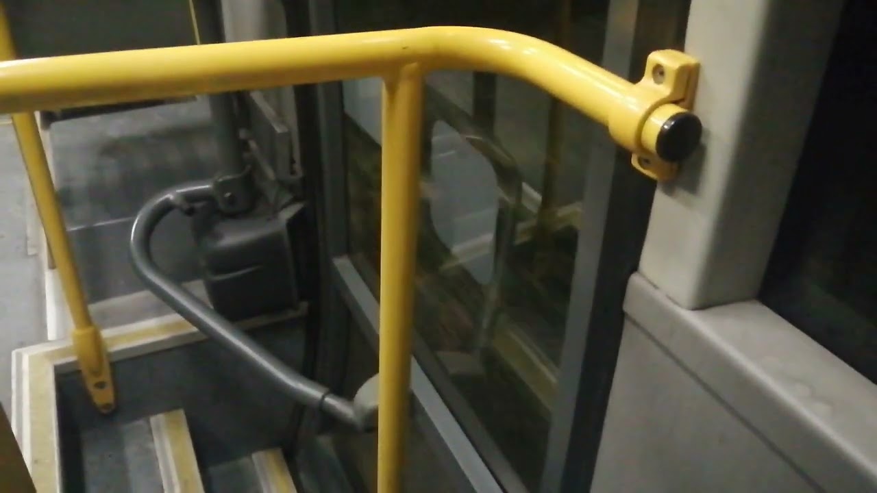 Buslinie 83 von Nürnberg Katzwang Mitte nach Nürnberg koppenhof