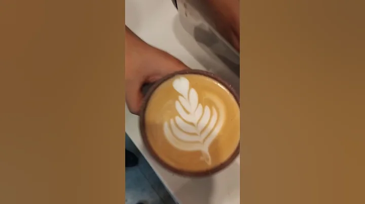 12-Second Latte Art Tutorial: Level 1 vs. Level 99 | Original Content by Mr.24 #latteart #latte