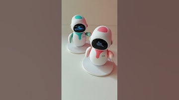 Eilik plays alone and watches TV #eilik #eilikrobot #sports #tenis #tv #robot #short #funny #viral