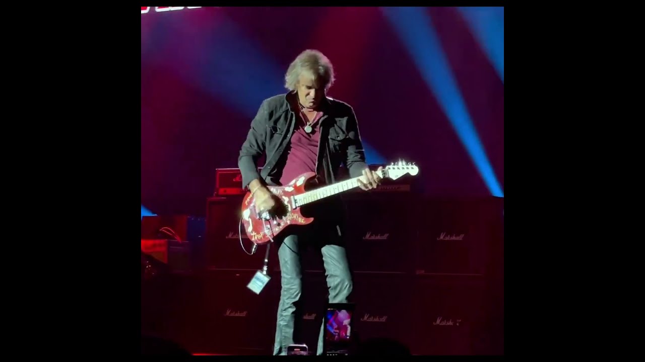 Warren DeMartini - RATT - This solo is smoother than a fresh