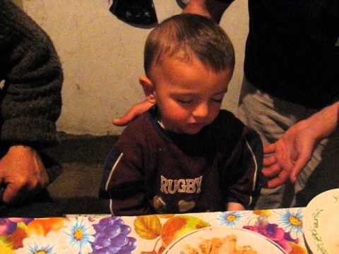 პატარა კაცს ეძინება. little man falls a sleep...