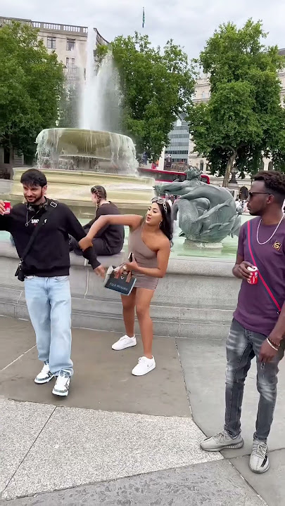 Watch till the end so funny 😂 #fyp #viralreels #comdeyvideo  #prank #foryou #youtubeshorts