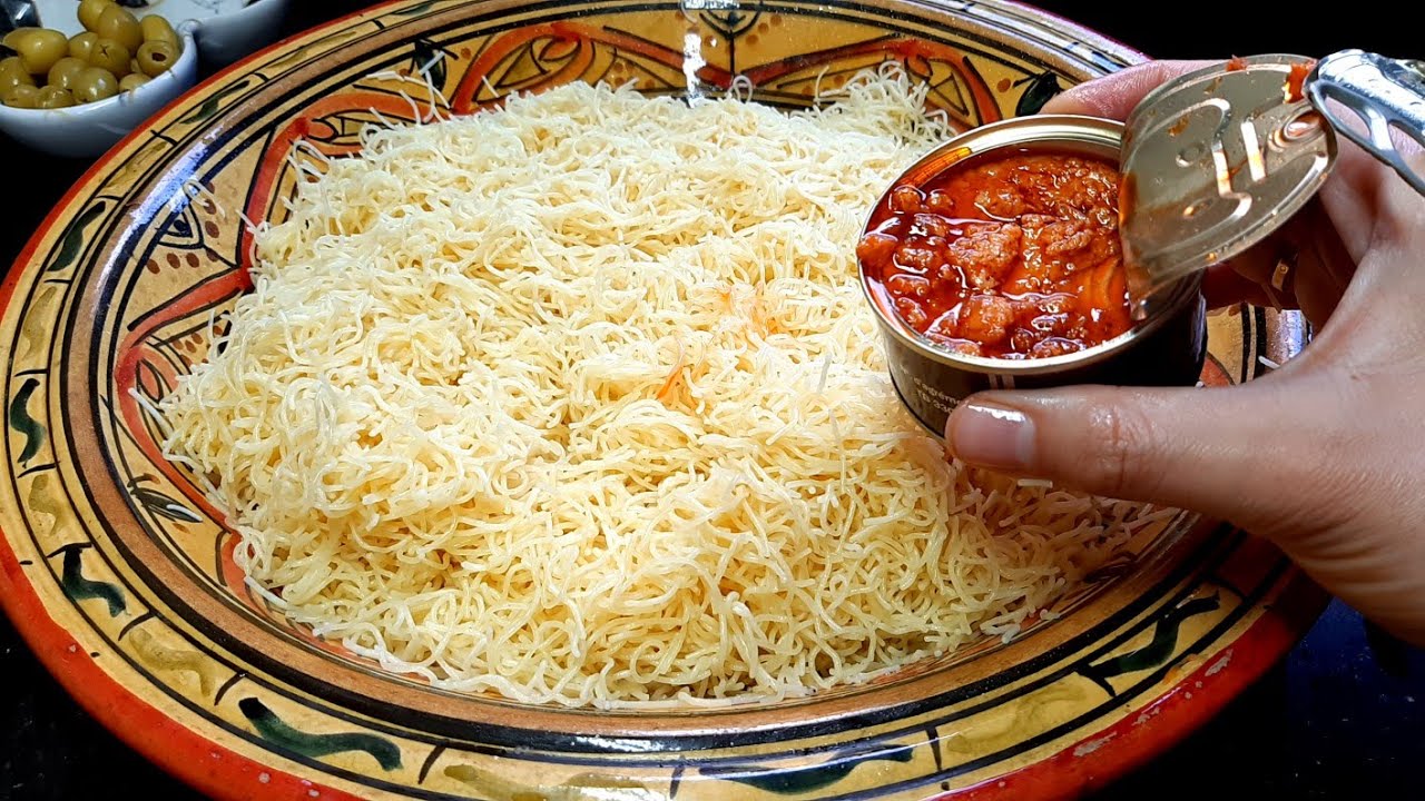 جربيها غتولي مدمنة عليها😋عندك شعريةالسفة وعلبة طون تعالو نحضر وجبة لغذاء او العشاء لذيذة ساهلةوسريعة