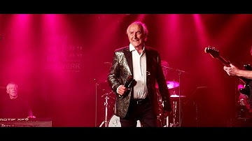 Muzieklegende PETER KOELEWIJN met de hit Klap Maar In Je Handen