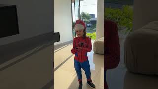 O homem aranha com poder! #kidsvideos #familia #spiderman