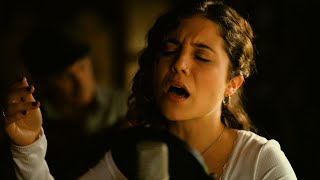 Video thumbnail of "Gabriela Cuicchi - Lavanderas del Río Chico (Video Oficial)"