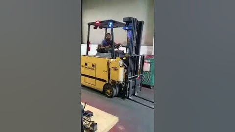DREXEL #SLT-30 3,000LBS ELEC SWING MAST FORK LIFT