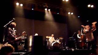 Kaizers Orchestra - Psycho Under Min Hatt (Bergen 04/03/11) HD