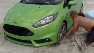 Fiesta Movement: Ford Fiesta ST gets stuck on Daytona Beach