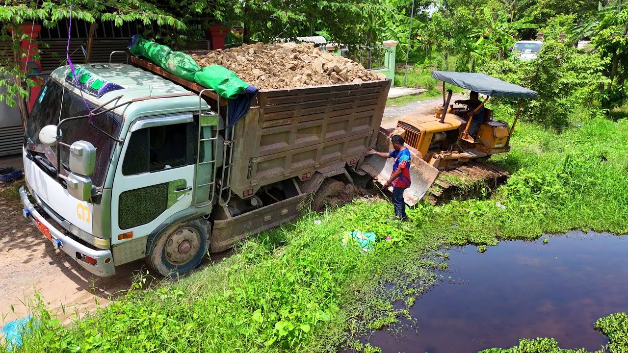 Be Careful Start New Landfill! Dump Truck 5Ton Back Uploading Stuck, Technique Rescue Using Dozer