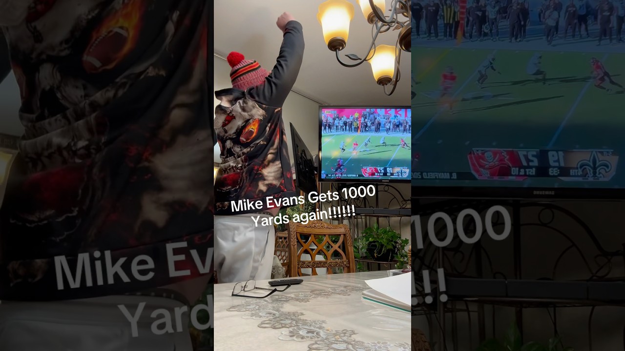 Tampa Bay Bucaneers Mike Evans Gets 1000 yards NFL Playoffs 