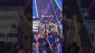 I just don’t understand how the people around them are not freaking out 😵 #bts #AMAs