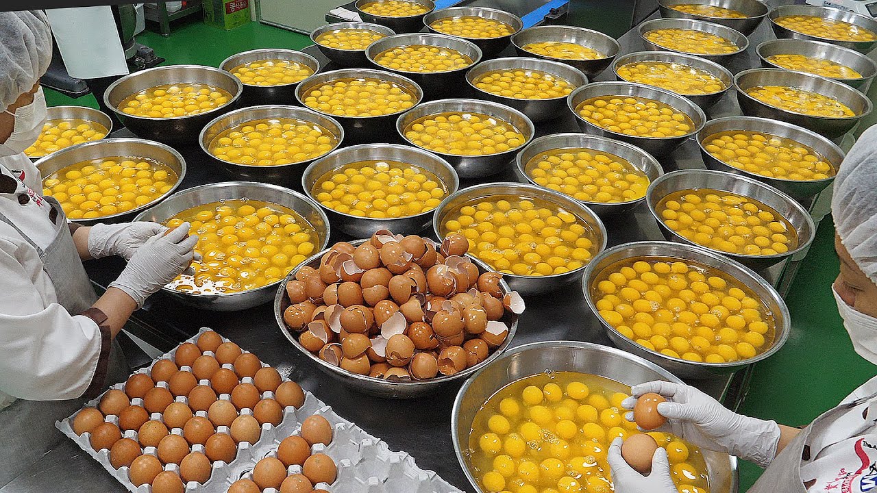 Красивые цвета! Фабрика массового производства радужного торта