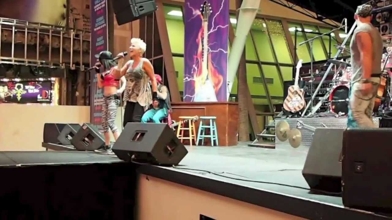 One Night at the Fremont Street Experience in Las Vegas (Live Music