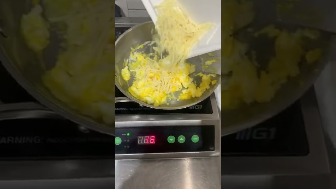 COZINHANDO NO REFEITÓRIO DA FACULDADE DOS EUA 🇺🇸