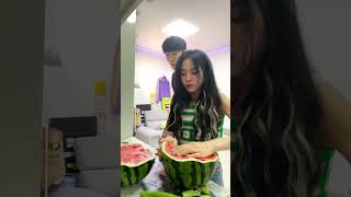 How your Girlfriend breaks Watermelon🍉 #shorts #funny #viral