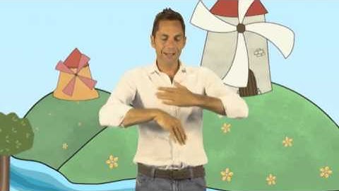 Rémi Guichard, la vedette des tout petits chante "Tourne petit moulin"