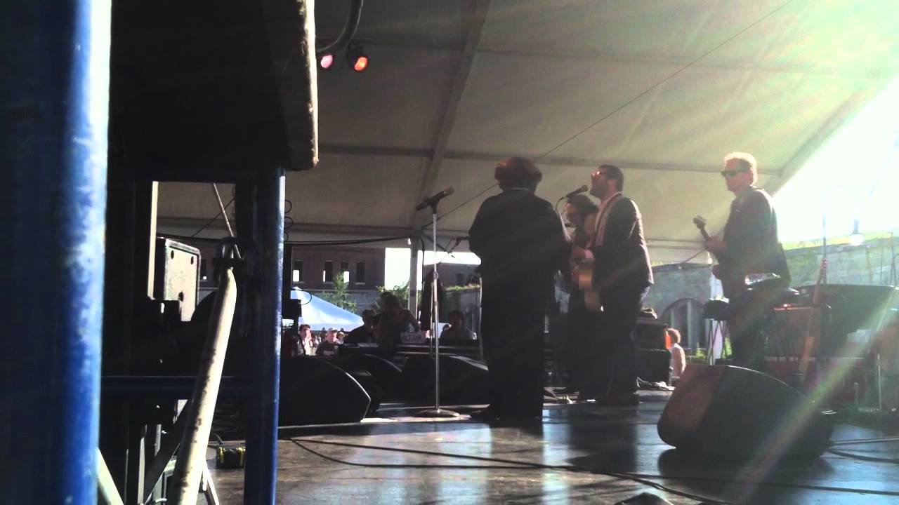 Mavis Staples featuring Colin Meloy The Weight YouTube