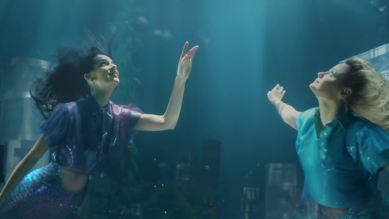 BON & VIV Spiked Seltzer - Buoys (:30)