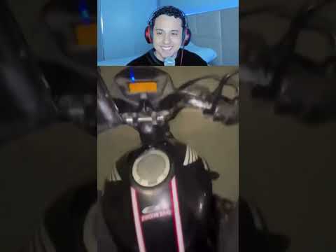 Moto cheia de graça