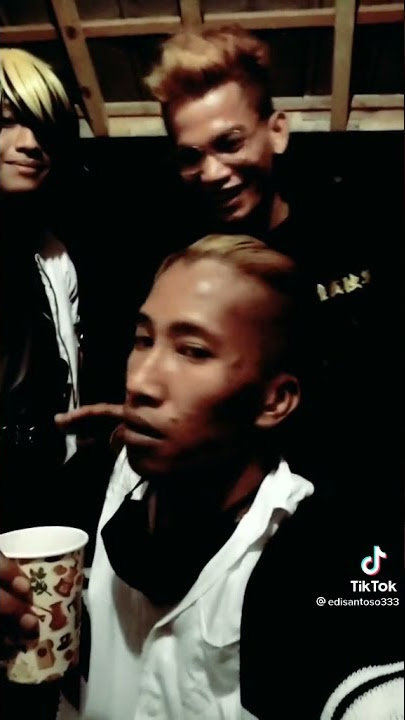 wes ngopi oraaaa ??? credit to edisantoso