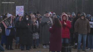 Chesapeake Vigil Honors Alex Pretti After Deadly Shooting