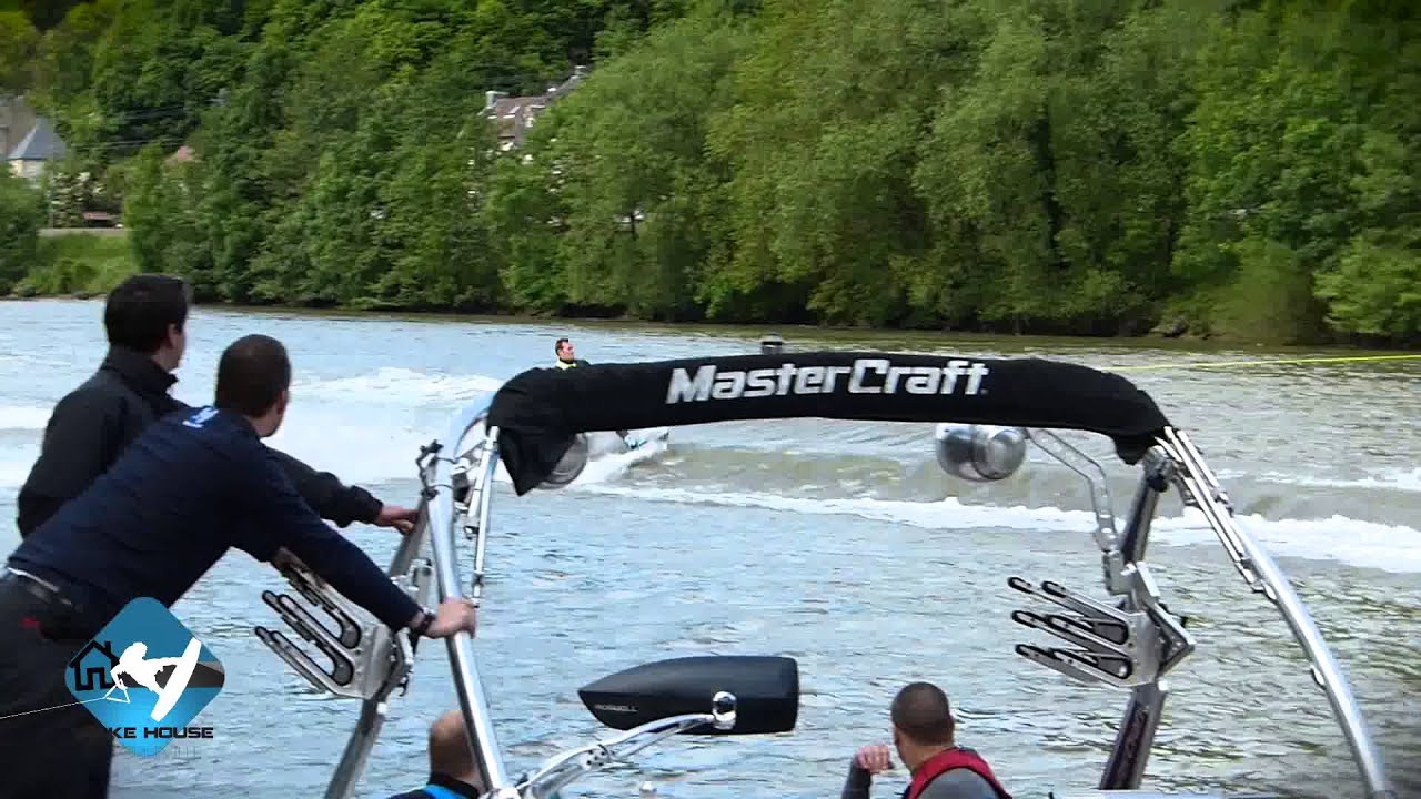 Votre initiation de WakeBoard ou de ski nautique chez WakeHouse Profondeville !