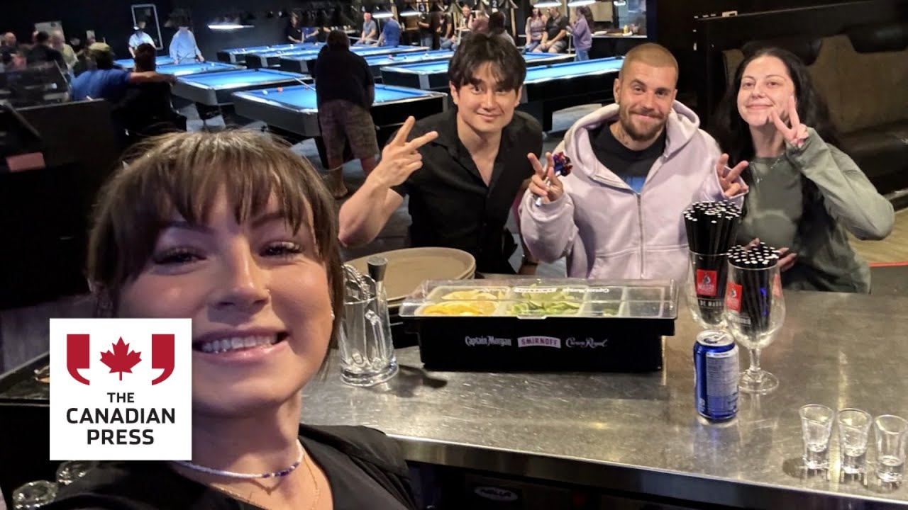 Justin Bieber stuns Cambridge pub with surprise visit