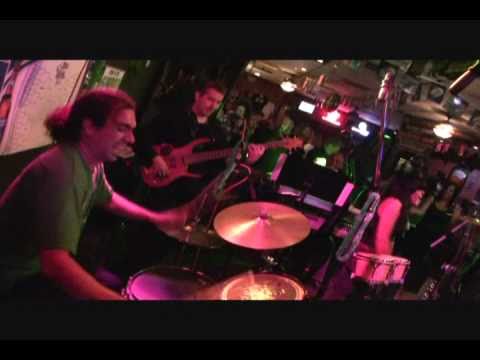 Attikuss Finch Live Jam - Feat. Justin Arman on Dr...