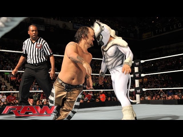 Los Matadores & El Torito vs. Jinder Mahal, Drew McIntyre & Hornswoggle: Raw, April 21, 2014 class=