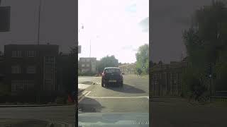 This one gives cyclists a bad name. 😬  #baddrivers