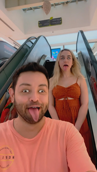 🤣 Escalator Prank: Crazy Eyes Snapchat Filter 👀👅