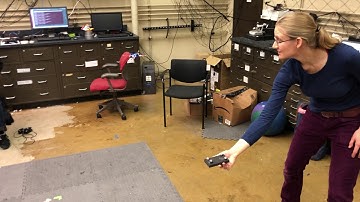 Crazyflie tracks a moving target