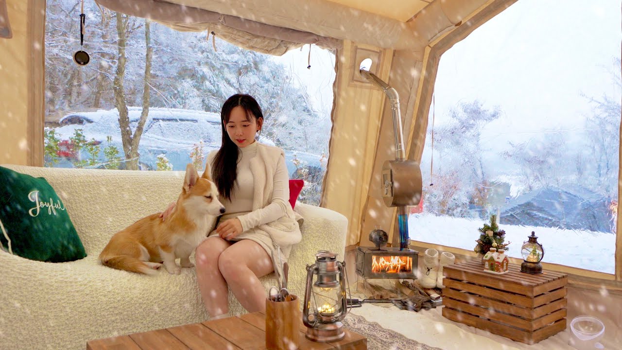 🎄CHRISTMAS CAMPING IN HEAVY SNOW WITH AIR TENT