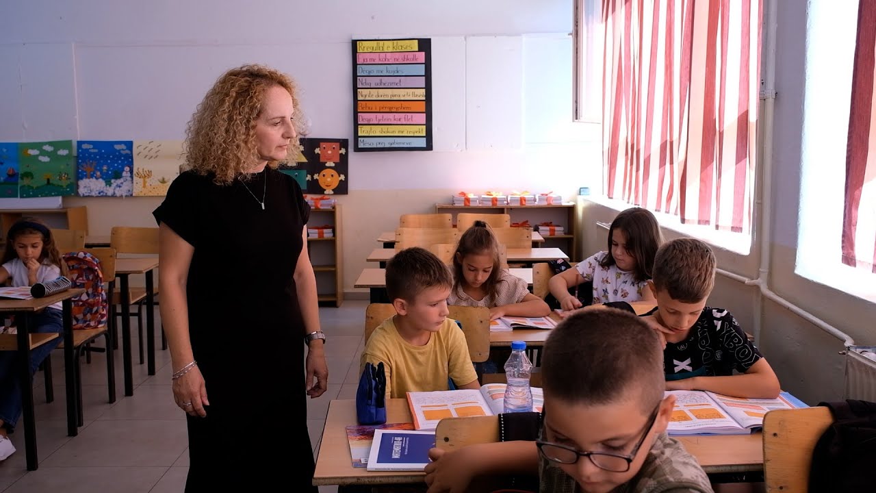 Në shkollën “Emin Duraku“ një paralele po vazhdon normalisht mësimin që dy ditë