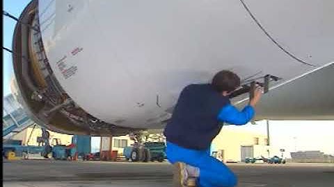 Airbus A330 Rolls Royce RR Engine   Opening of the Thrust Reverser Cowl Doors