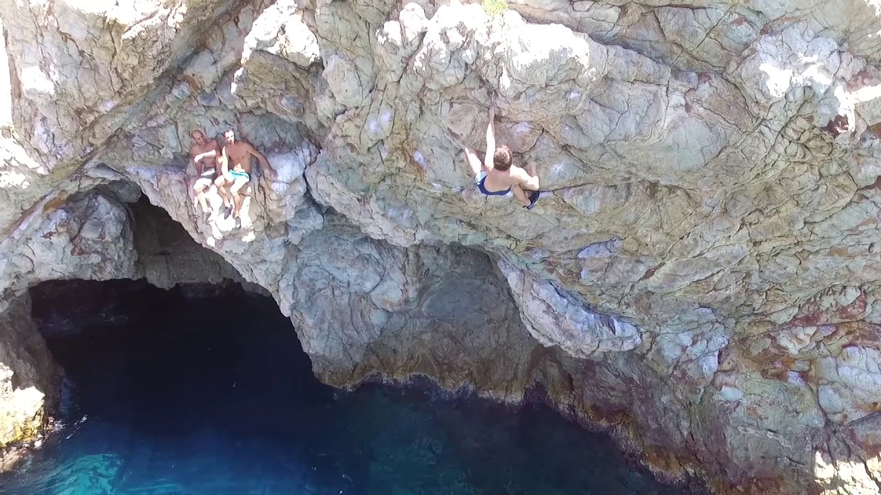 DJI Phantom 3 Climbing: "Larnau" 7a+ (Tossa de Mar Psicobloc)