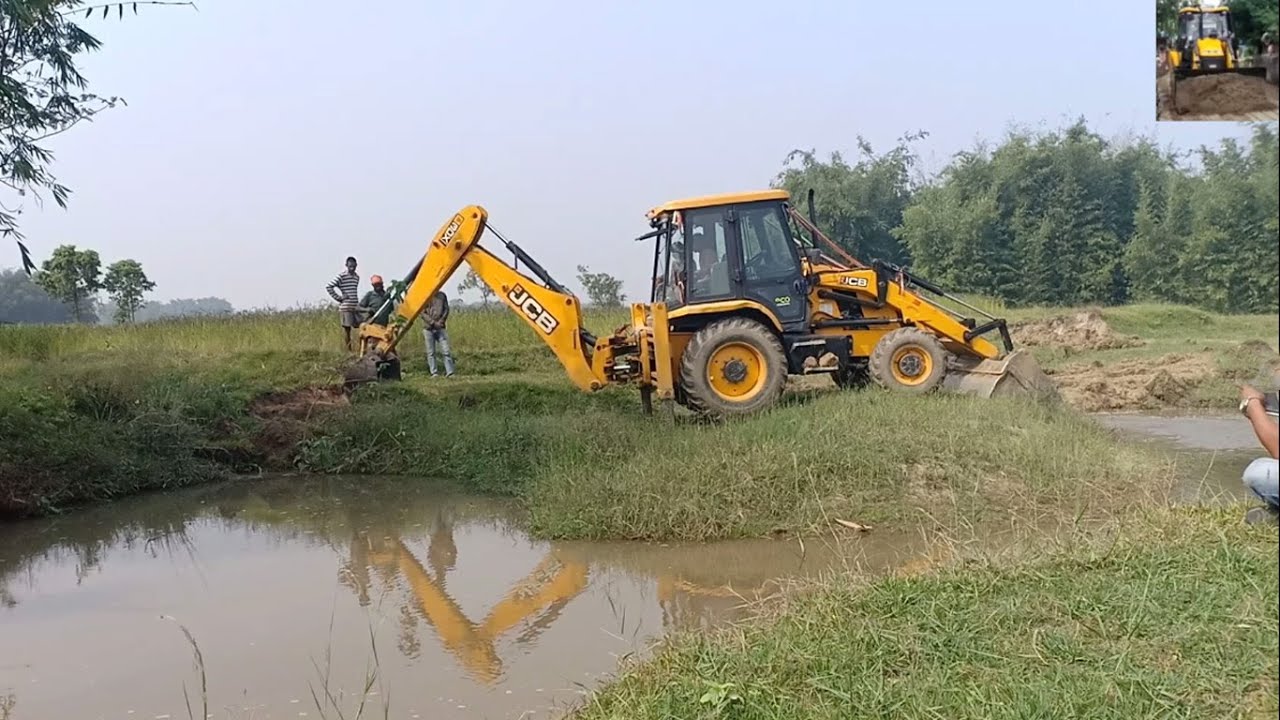 Making Narrow Track-JCB Backhoe 3DX-to Work Easily-JCB Dozer Video
