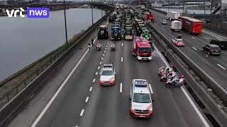 Dronebeelden tonen omvang van verkeershinder door protestacties van boeren