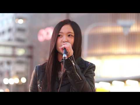 和智日菜子「タカラモノ～この声がなくなるまで～ (ナオト・インティライミ)」2017/04/01 なんば駅前 路上ライブ